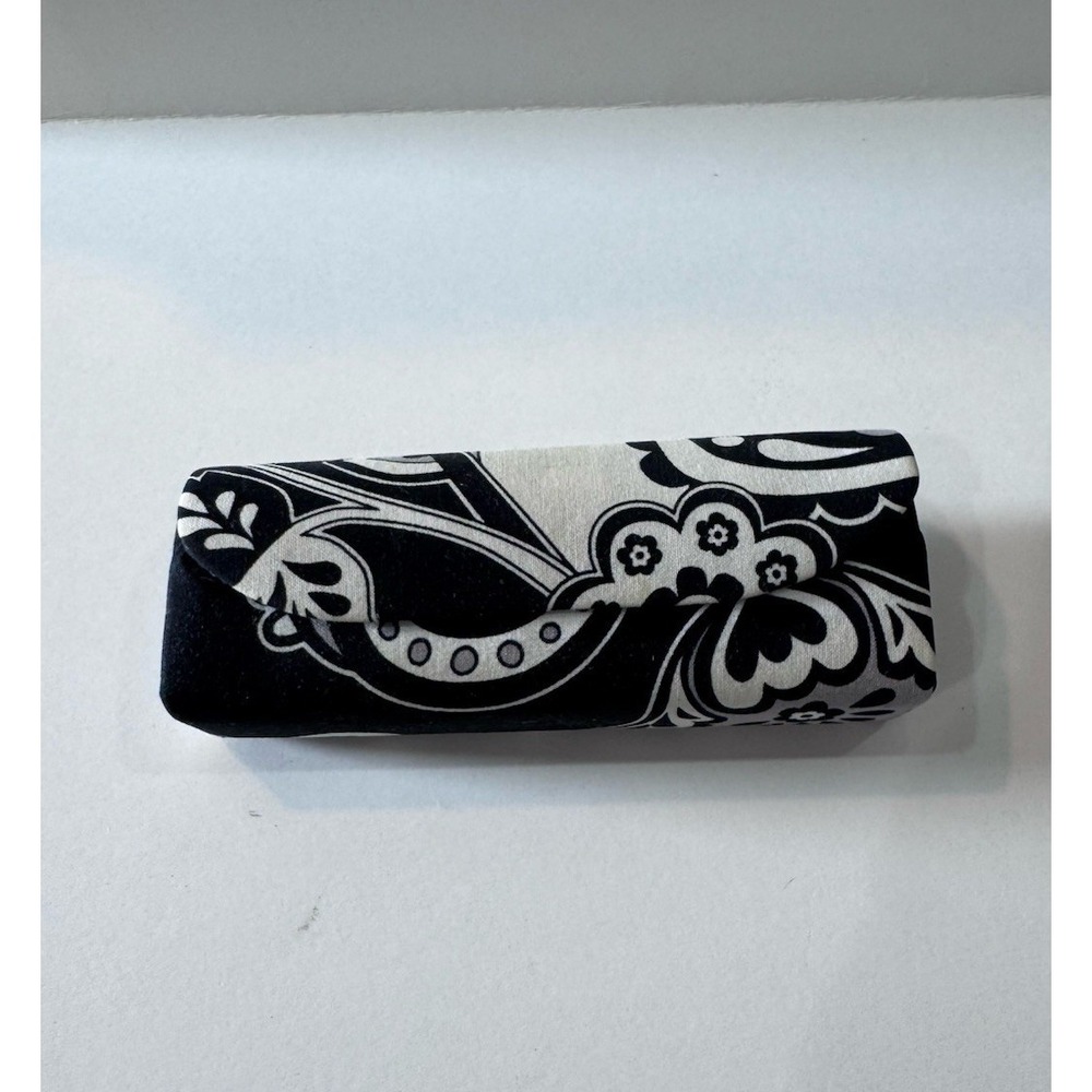 Vera Bradley Black White Paisley Glasses‎ Case Floral Unique Magnetic Roll Case